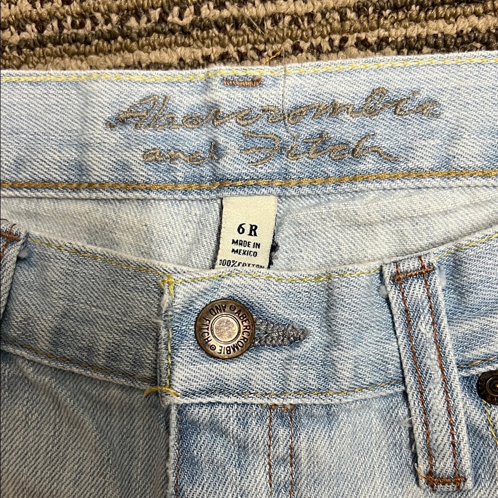 Abercrombie & Fitch Light Blue Jean Shorts Size 6 - Picture 4 of 4